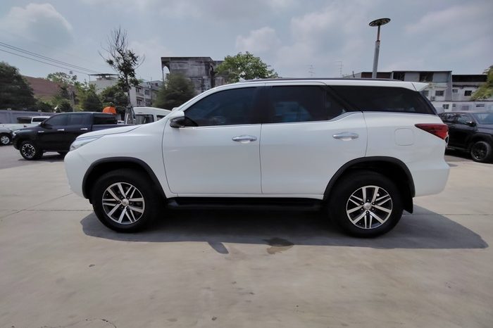 TOYOTA 4WD 2015 2.8V AT FORTUNER WHITE  3582 full