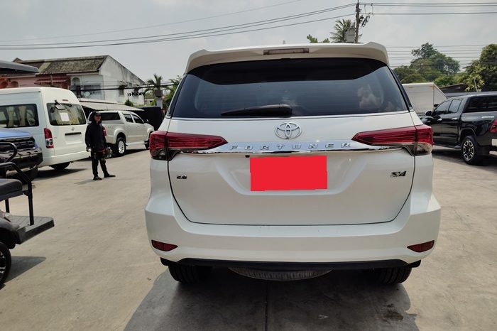 TOYOTA 4WD 2015 2.8V AT FORTUNER WHITE  3582 full