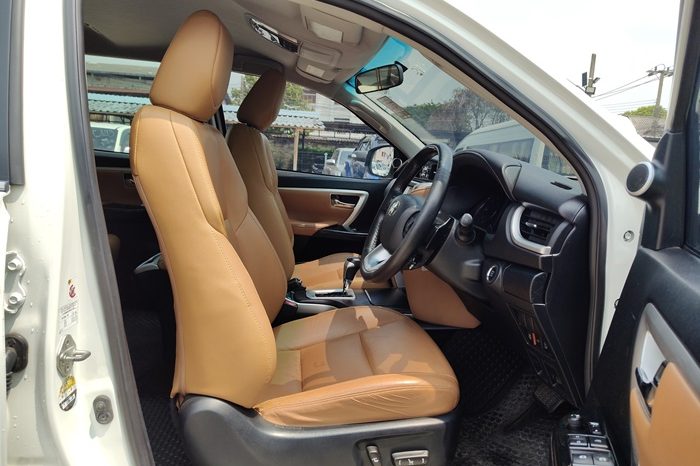 TOYOTA 4WD 2015 2.8V AT FORTUNER WHITE  3582 full