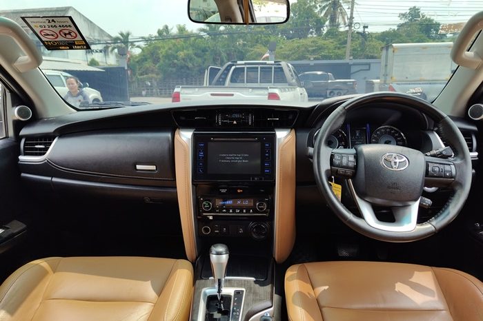 TOYOTA 4WD 2015 2.8V AT FORTUNER WHITE  3582 full