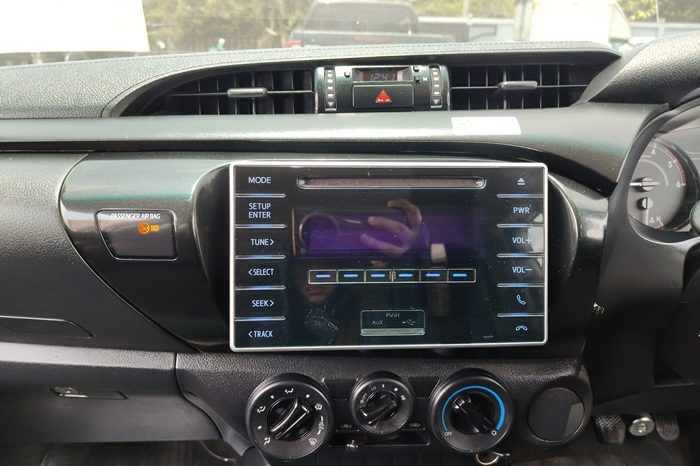 REVO 2WD 2018 2.4J MT SMART CAB WHITE  8845 full