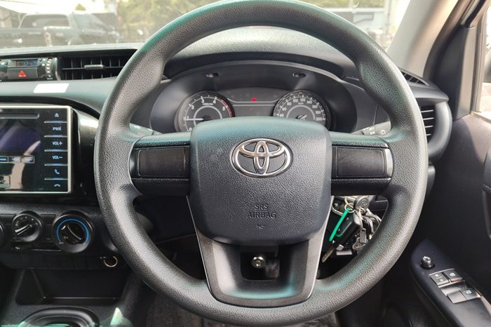 REVO 2WD 2018 2.4J MT SMART CAB WHITE  8845 full