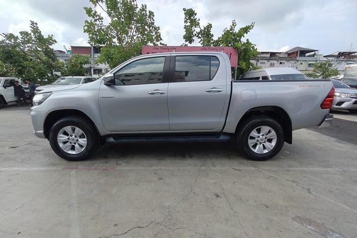 REVO PRE 2019 2.4E AT DOUBLE CAB SILVER  2044 full