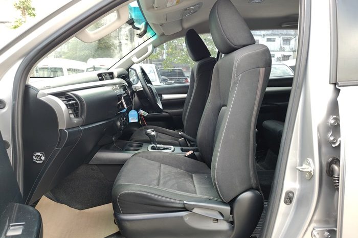 REVO PRE 2019 2.4E AT DOUBLE CAB SILVER  3424 full