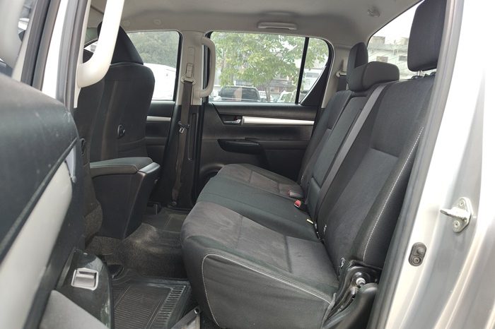 REVO PRE 2019 2.4E AT DOUBLE CAB SILVER  3424 full