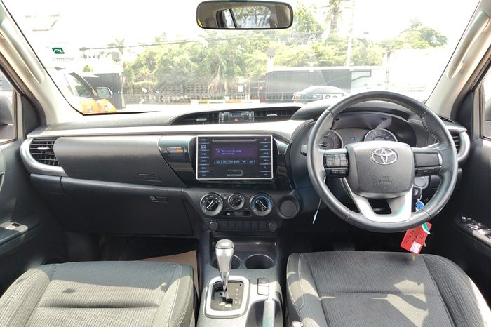 REVO PRE 2019 2.4E AT DOUBLE CAB SILVER  3424 full