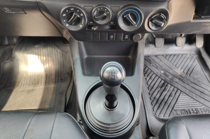 REVO 4WD 2019 2.8J MT STANDARD SILVER  2601 full