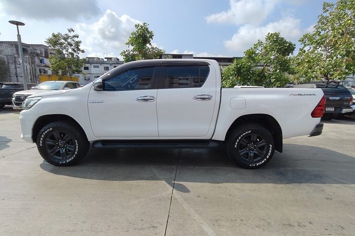 REVO PRE 2019 2.4E AT DOUBLE CAB WHITE  3032 full