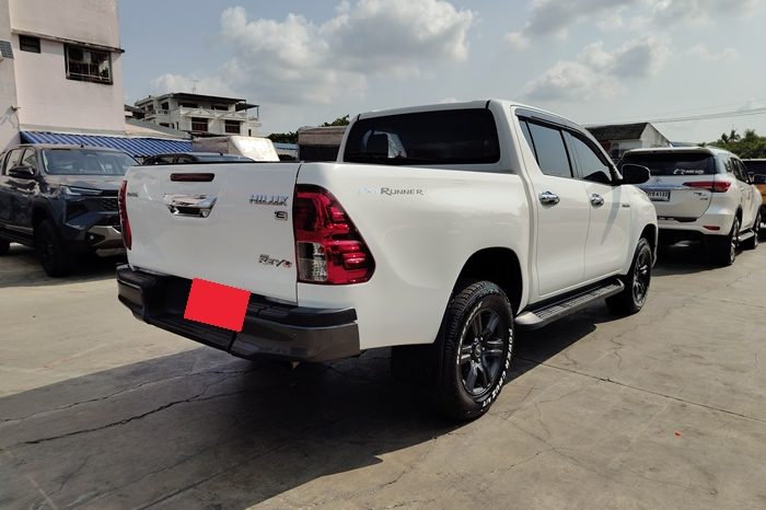 REVO PRE 2019 2.4E AT DOUBLE CAB WHITE  3032 full