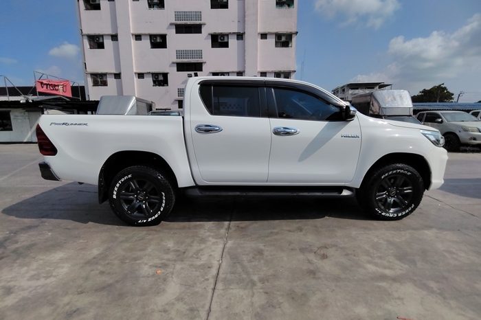 REVO PRE 2019 2.4E AT DOUBLE CAB WHITE  3032 full