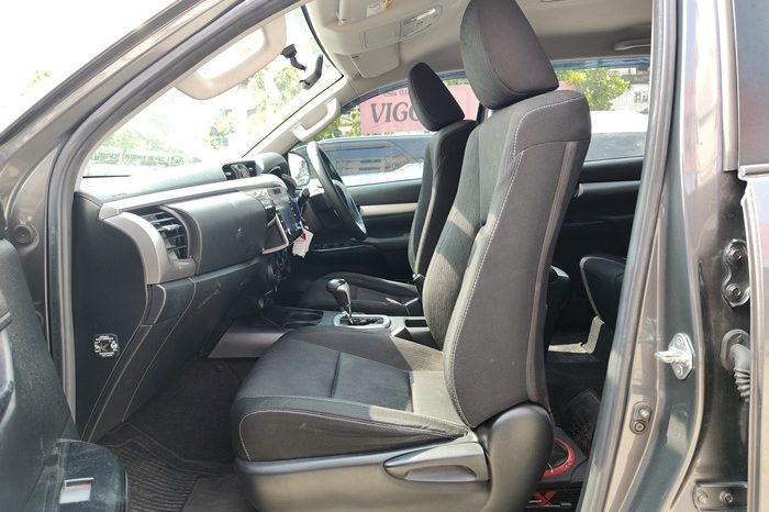 REVO PRE 2021 2.4 MID AT DOUBLE CAB DARK GREY  7975 full