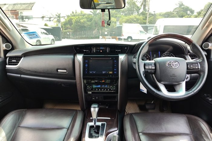 TOYOTA 2WD 2015 2.7V AT FORTUNER BROWN  4688 full