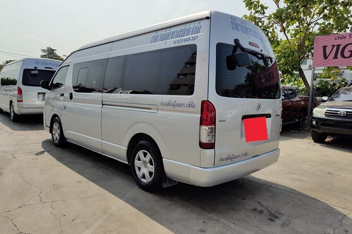 TOYOTA 2WD 2017 3.0 MT COMMUTER SILVER  2136 full