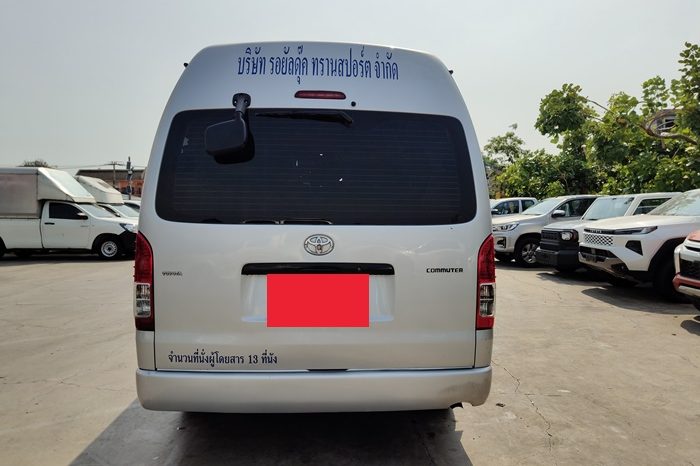 TOYOTA 2WD 2017 3.0 MT COMMUTER SILVER  2136 full