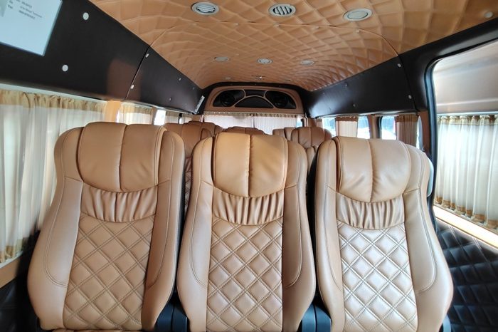 TOYOTA 2WD 2017 3.0 MT COMMUTER SILVER  2142 full