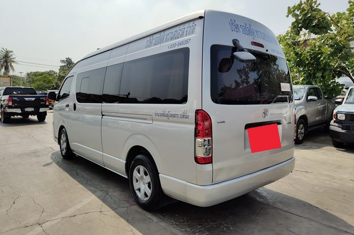 TOYOTA 2WD 2017 3.0 MT COMMUTER SILVER  2142 full