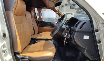 TOYOTA 2WD 2017 3.0 MT COMMUTER SILVER  2142 full