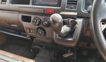 TOYOTA 2WD 2017 3.0 MT COMMUTER SILVER  2142 full