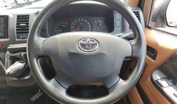 TOYOTA 2WD 2017 3.0 MT COMMUTER SILVER  2142 full