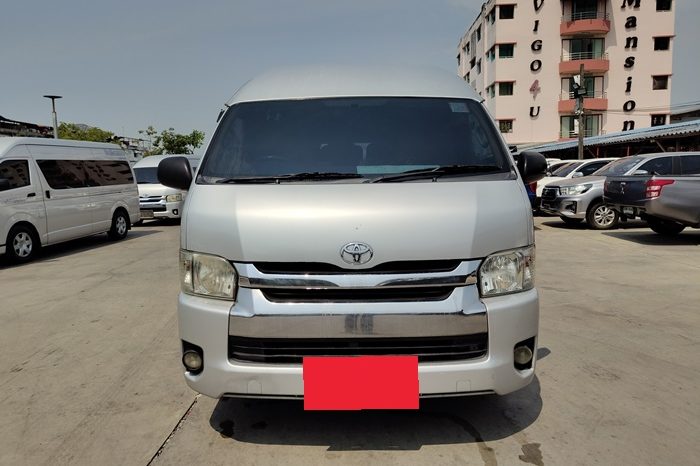 TOYOTA 2WD 2017 3.0 MT COMMUTER SILVER  2141 full