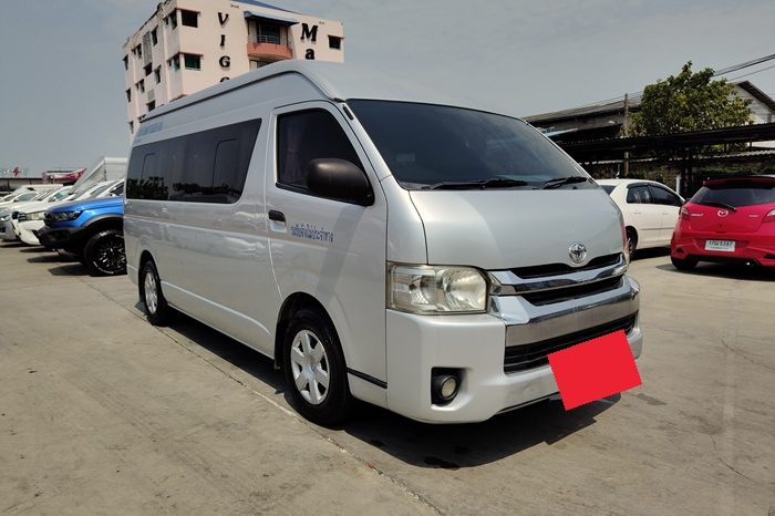 TOYOTA 2WD 2017 3.0 MT COMMUTER SILVER  2141 full