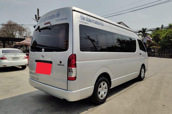 TOYOTA 2WD 2017 3.0 MT COMMUTER SILVER  2141 full