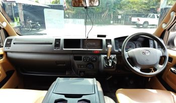 TOYOTA 2WD 2017 3.0 MT COMMUTER SILVER  2141 full