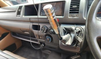 TOYOTA 2WD 2017 3.0 MT COMMUTER SILVER  2141 full