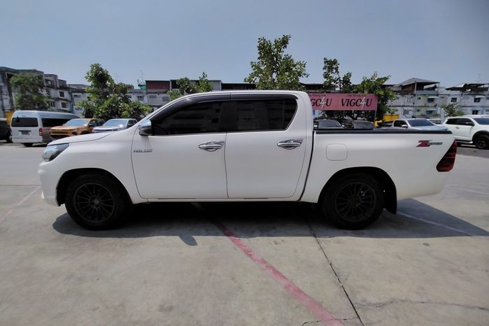 REVO 2WD 2020 2.4J AT DOUBLE CAB WHITE  8458 full