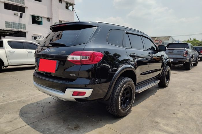 FORD 4WD 2017 3.2 AT SUV EVEREST BLACK  7726 full