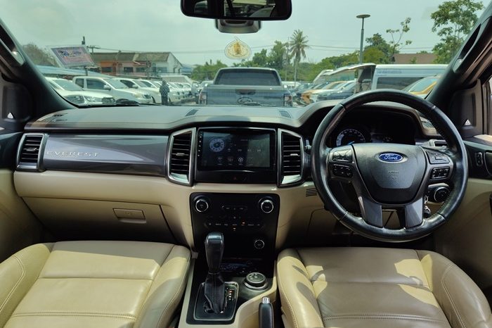 FORD 4WD 2017 3.2 AT SUV EVEREST BLACK  7726 full