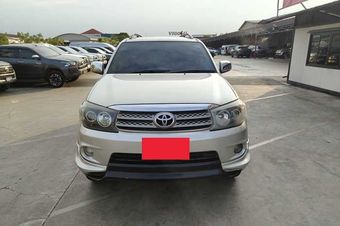 TOYOTA 2WD 2010 2.7V AT FORTUNER SILVER  7908 full
