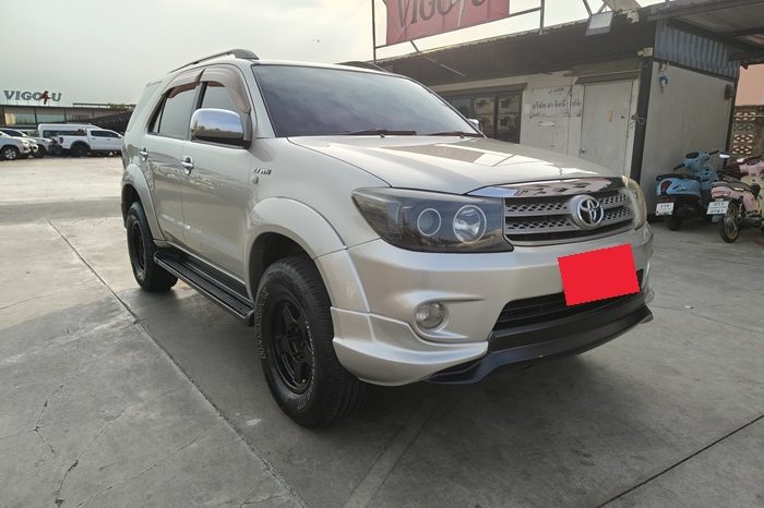 TOYOTA 2WD 2010 2.7V AT FORTUNER SILVER  7908 full