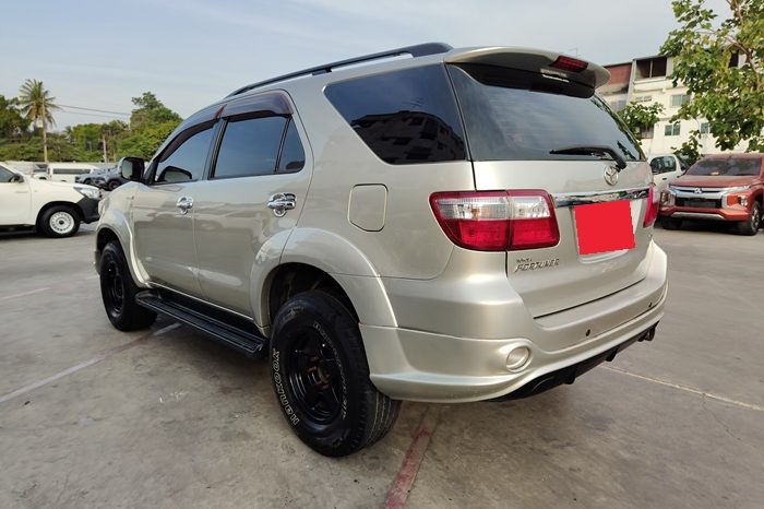 TOYOTA 2WD 2010 2.7V AT FORTUNER SILVER  7908 full