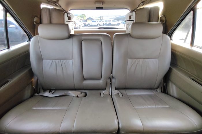 TOYOTA 2WD 2010 2.7V AT FORTUNER SILVER  7908 full