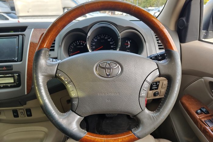 TOYOTA 2WD 2010 2.7V AT FORTUNER SILVER  7908 full