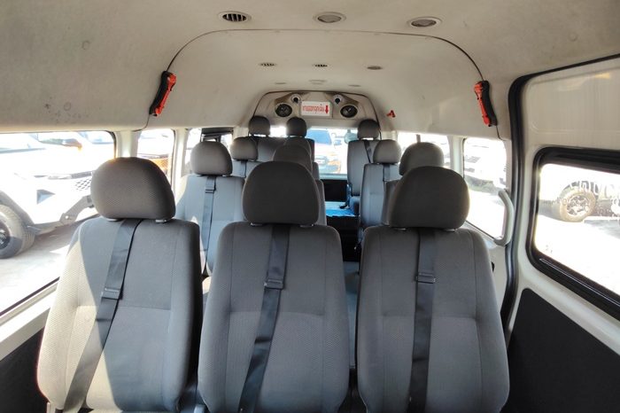 TOYOTA 2WD 2019 2.7 MT COMMUTER WHITE  3486 full