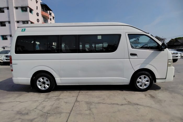 TOYOTA 2WD 2019 2.7 MT COMMUTER WHITE  3486 full