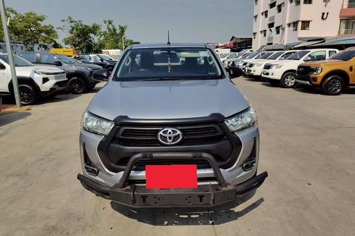 REVO 4WD 2021 2.8 ENTRY MT STANDARD SILVER  4761 full