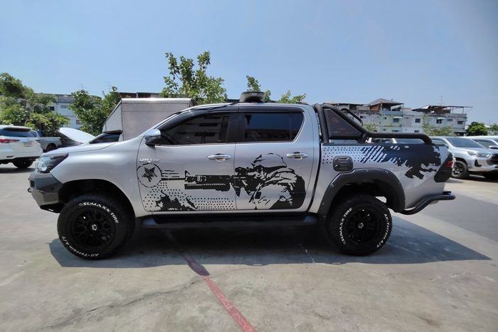 REVO PRE 2021 2.4 MID AT DOUBLE CAB SILVER  2568 full