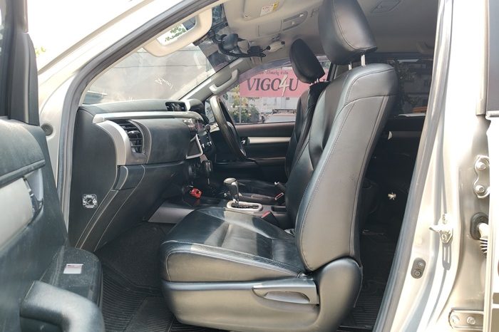 REVO PRE 2021 2.4 MID AT DOUBLE CAB SILVER  2568 full