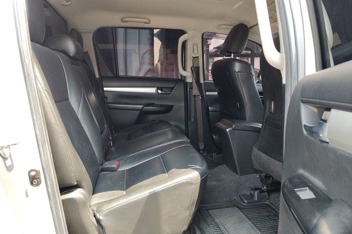 REVO PRE 2021 2.4 MID AT DOUBLE CAB SILVER  2568 full