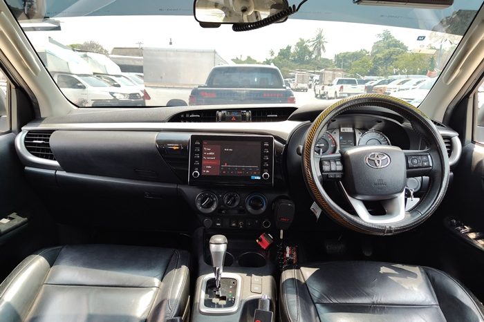 REVO PRE 2021 2.4 MID AT DOUBLE CAB SILVER  2568 full