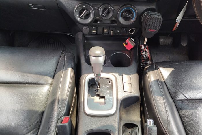 REVO PRE 2021 2.4 MID AT DOUBLE CAB SILVER  2568 full