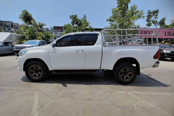 REVO PRE 2018 2.4G AT SAMRT CAB WHITE  9354 full