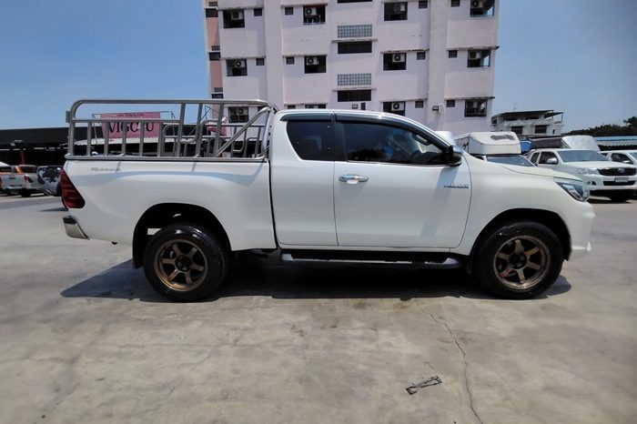 REVO PRE 2018 2.4G AT SAMRT CAB WHITE  9354 full