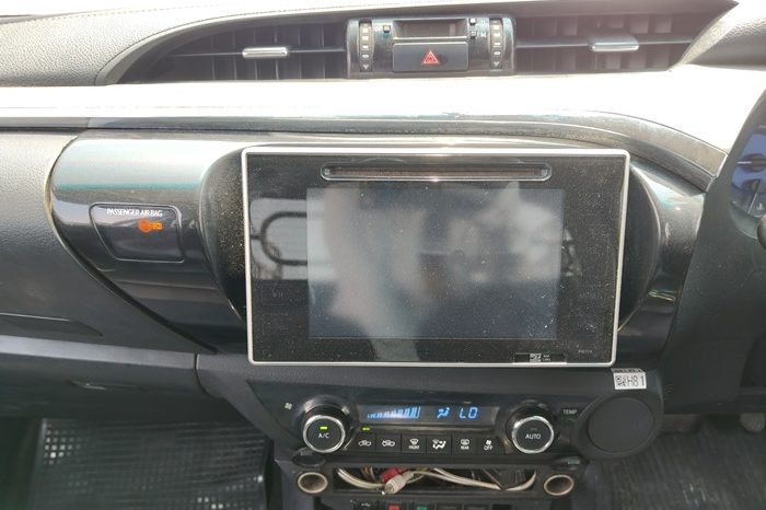 REVO PRE 2018 2.4G AT SAMRT CAB WHITE  9354 full