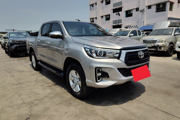 REVO 4WD 2020 2.8G AT DOUBLE CAB SILVER  7179 full