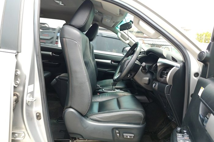 REVO 4WD 2020 2.8G AT DOUBLE CAB SILVER  7179 full