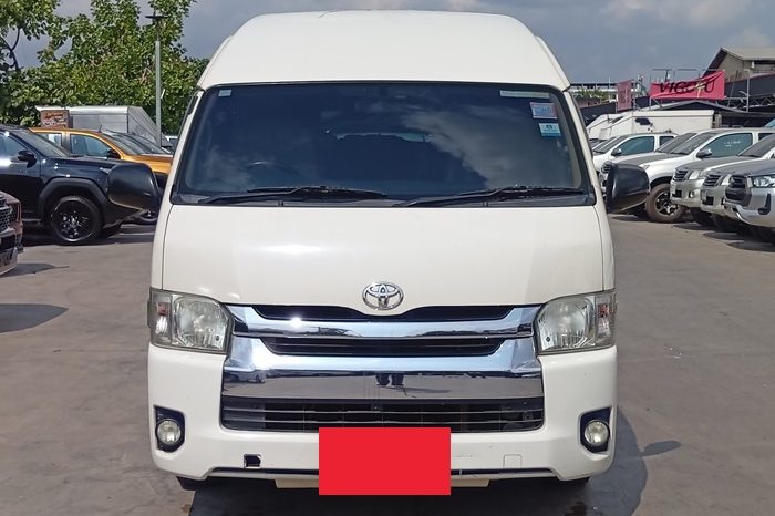 TOYOTA 2WD 2019 3.0 AT COMMUTER WHITE  2864 full